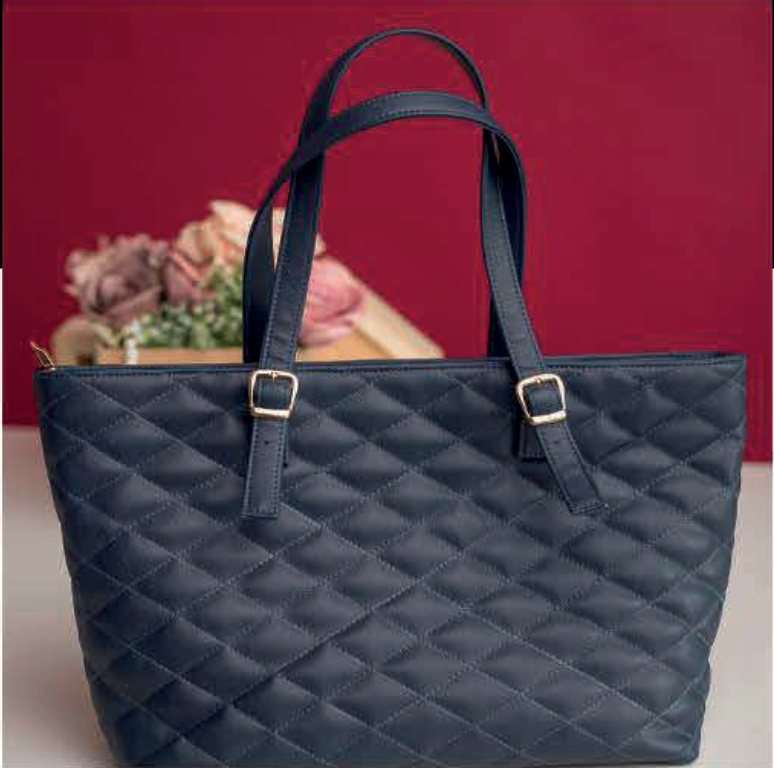 Bolsa azul-marinho matelassê